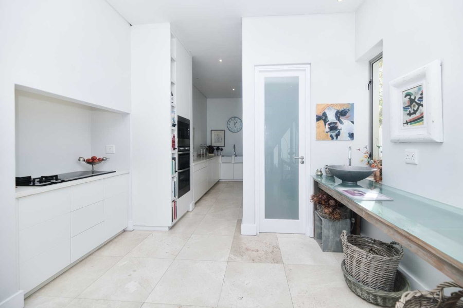 3 Bedroom Property for Sale in Fernkloof Estate Western Cape